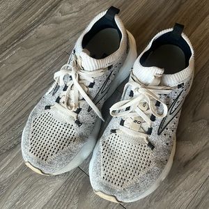 Brook’s Glycerin Running shoes